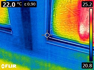 Junta de la ventana deja pasar frio