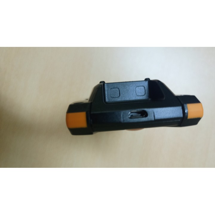 Conexión USB para descarga de medidas al PC